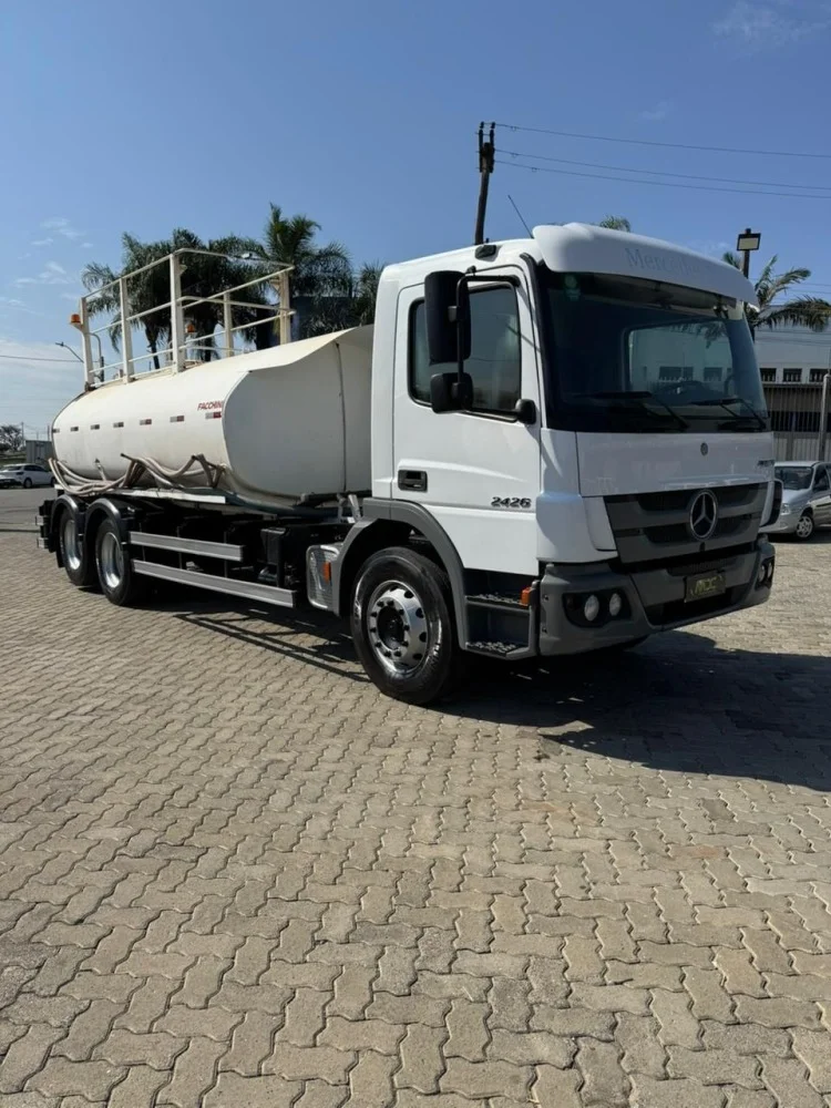 MERCEDES-BENZ MB ATEGO 2426 - TANQUE PIPA 12.000 LTS