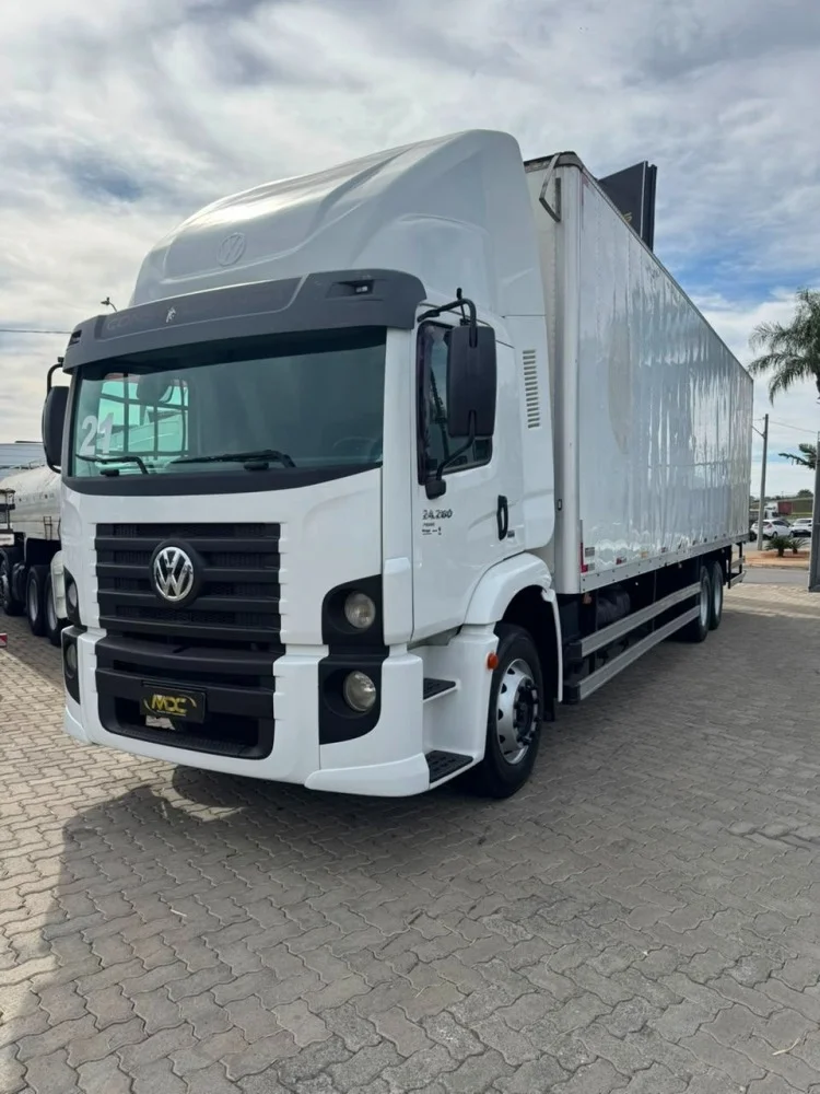 VOLKSWAGEN 24-280 E Constel. 6x2 2p (diesel)(E5)