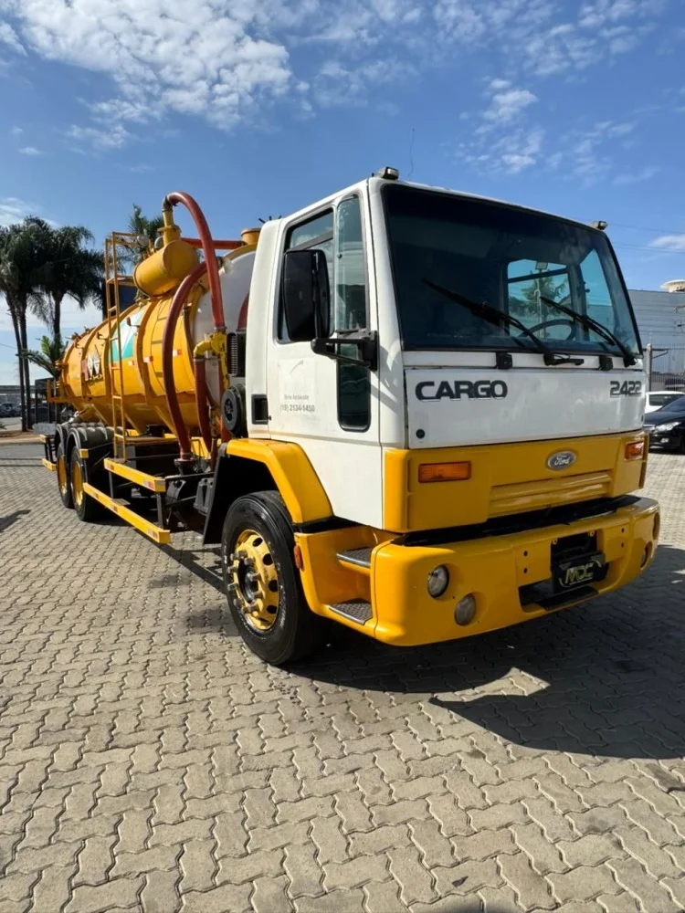 FORD FORD CARGO 2422 - LIMPA FOSSA